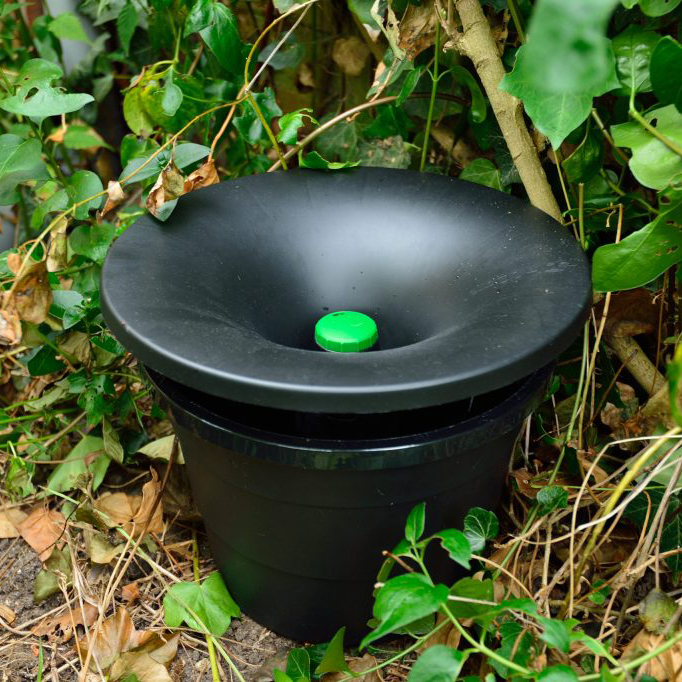 In2Care_Trap_in_yard1-scaled-1-1024x682 w